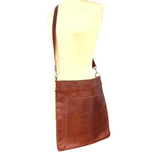 bag large leather crossbody unlined detachable strap handmade snap close - Picture 1 of 11